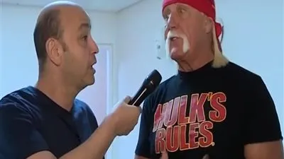 في لقاء مثير مع هالك هوجان.. 