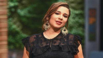 اسما شريف منير تسئ وتتطاول على 