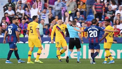 أول تعليق من بوسكيتس بعد هزيمة برشلونة من ليفانتي