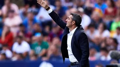 فالفيردي يُجيب.. هل تتم إقالته من تدريب برشلونة؟