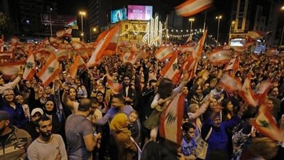 احتشاد آلاف المتظاهرين اللبنانيين من مناطق مختلفة في طرابلس