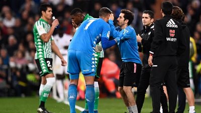 حارس مرمى بعين واحدة يتحدى ريال مدريد (صور)