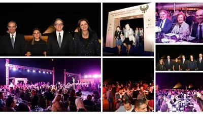 على نغمات آلة 