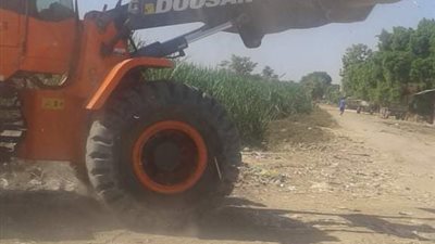 رفع 25 طن قمامة في حملة نظافة شمال الأقصر (صور)