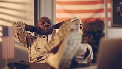 على طريقة الطيارين العسكريين الأمريكيين.. كيف تدخل فى نوم عميق خلال 120 ثانية؟