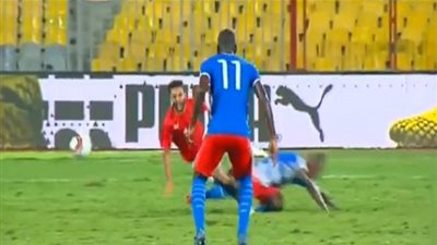 عاجل.. إصابة مرعبة لنجم الأهلي 