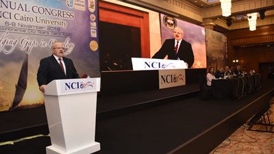 جامعة القاهرة تختتم فعاليات مؤتمر بناء الجسور في علم الأورام