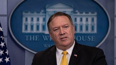 وزير الخارجية الأمريكي يدافع عن سياسات 