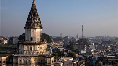 المحكمة العليا في الهند تسمح ببناء معبد هندوسي في موقع متنازع عليه مع المسلمين