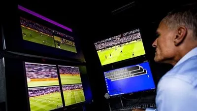 اقتراح جديد لتطوير تقنية الفيديو في الملاعب العالمية