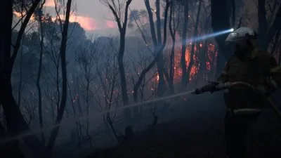 مصرع 3 أشخاص وفقدان 4 وتدمير 150 منزلا في حرائق الغابات باستراليا