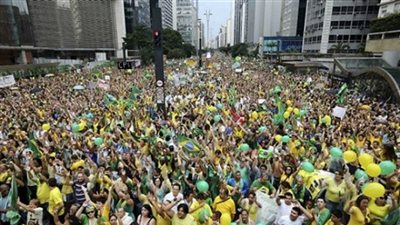 بسبب الإفراج عنه.. لماذا يتظاهر الشعب ضد الرئيس البرازيلي السابق؟