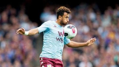 تريزيجيه والنني يكتفيان بالجري حول الملعب في مران المنتخب (صور)