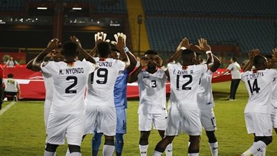 غانا تستغل هفوة دفاعية وتحرز الهدف الثاني في مرمى مصر (فيديو)