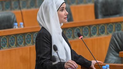 وزيرة الأشغال الكويتية تقدم استقالتها بعد استجواب برلماني