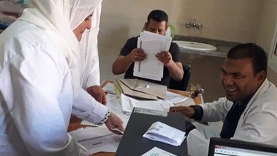 استمرار توافد المواطنين للتسجيل بمنظومة التأمين الصحي الشامل بجنوب سيناء (صور) 