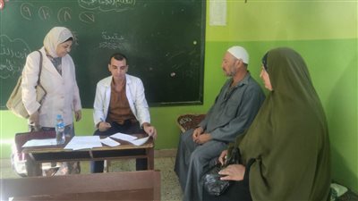 الكشف على 1000 حالة في قافلة جامعة المنصورة بقرية الحفير