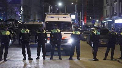 وسائل إعلام هولندية: لا مؤشرات على أن حادث الطعن في لاهاي 