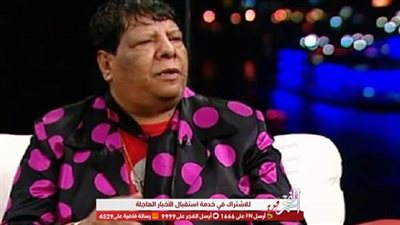 شاهد بالصورة.. شعبان عبد الرحيم يحيي حفله الأخير على كرسي متحرك