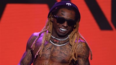 ليل واين يثير جدلا بتغريده له: 