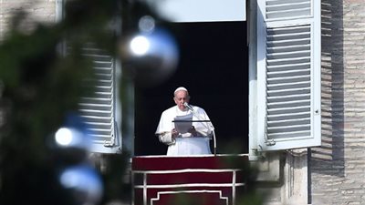 البابا فرنسيس: تألمت لسقوط ضحايا في مظاهرات العراق