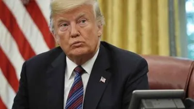 تصريح جديد لرئيس أوكرانيا بشأن إجراءات عزل ترامب