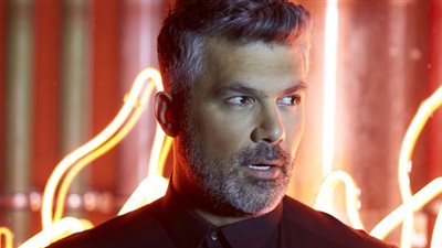 فارس كرم يحول حفله في إستراليا إلى ثورة جماهيرية