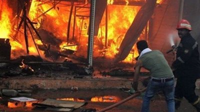 إصابة صاحب مصنع المواد اللاصقة المشتعل بالقناطر الخيرية 