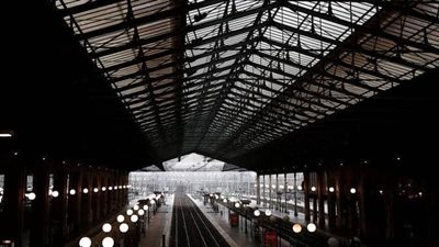 موجة غضب وإضراب عام يشل الحركة.. 