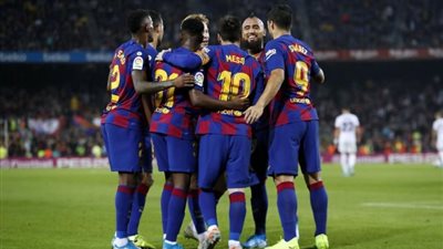 صراع إنجليزي على هدف برشلونة