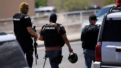 مقتل مسلح ووقوع إصابات عقب إطلاق نار بقاعدة عسكرية في فلوريدا