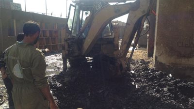 الفجر ترصد ٣ أيام عمل صباحًا ومساء لحل مشكلة القمامة والصرف الصحي والمياه بمساكن المحمودية بالمنصورة