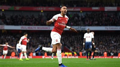 أوباميانج يزيد أوجاع جماهير أرسنال