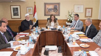 وزيرة التضامن توجه بالبدء في تجهيزات موسم الحج 2020