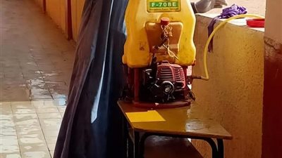 بعد وفاة الطالبة جنا.. تطهير فصول مدرسة دجوى الابتدائية ببنها (صور)