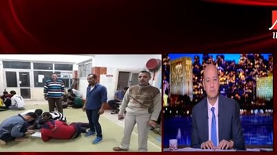 شاهد.. حقيقية إجبار الطلاب في جامعة طنطا للجلوس على الأرض (فيديو)