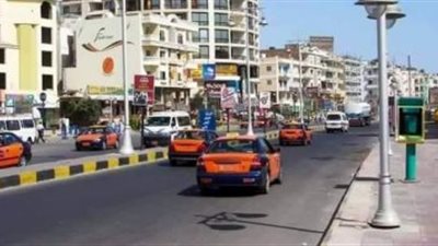 نزل وجرى.. ضبط سائق تاكسي لسرقته 5 آلاف جنيه و3 هواتف من راكب بالغردقة