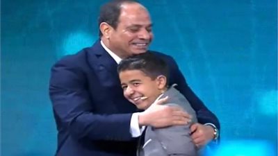 ظهور حلمي وحضن السيسي.. أبرز مشاهد منتدى شباب العالم (صور)