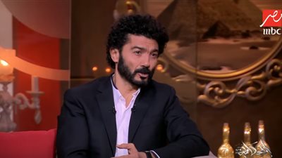 عمرو أديب يقترح على خالد النبوي تقديم عمل فني عن محمد صلاح
