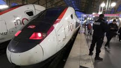 اتحاد نقابي فرنسي يدعو لانهاء الإضرابات خلال عيد الميلاد