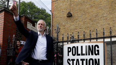زعيم حزب العمال البريطاني يعتذر عن خسارته بالانتخابات