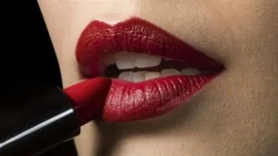 أحمر الشفاه (الروج).. كل ما تريدين معرفته واختيار الأنسب للون بشرتك