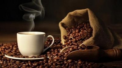 دراسة جديدة: شرب كميات أكثر من القهوة تقلل خطر الإصابة بمرض ألزهايمر