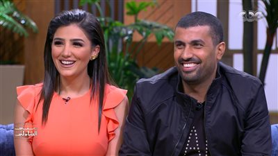 مي عمر تعلق على أزمات زوجها محمد سامي مع الفنانين (فيديو)