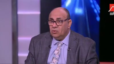 مبروك عطية: لا أنصح الشباب بزواج 