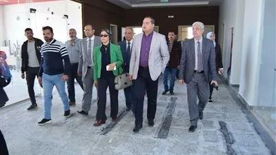 وفد من وزارة الاتصالات يزور معهد 