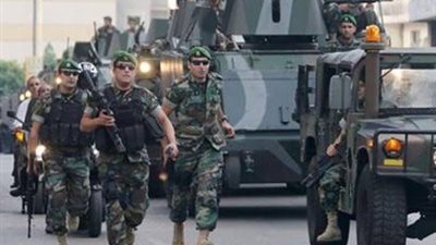 الأمن اللبناني يغلق طرق تؤدي لساحات التظاهر في بيروت