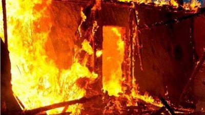 السيطرة على حريق نشب في محل ملابس بوسط البلد