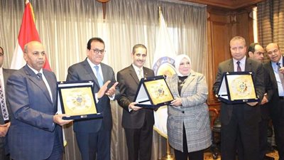 جامعة السويس تحصد المركز الثاني بمسابقة أفضل جامعة مصرية 