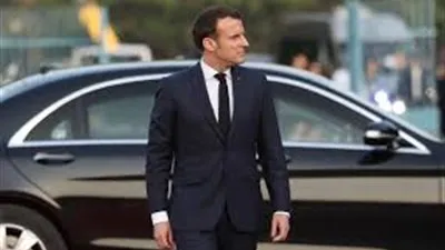 ماكرون يدعو إلى تعليق الإضرابات خلال عطلة عيد الميلاد